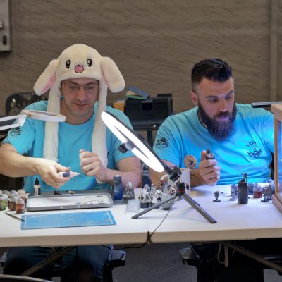 Peinture de figurines au Festival du Jeu de Pau